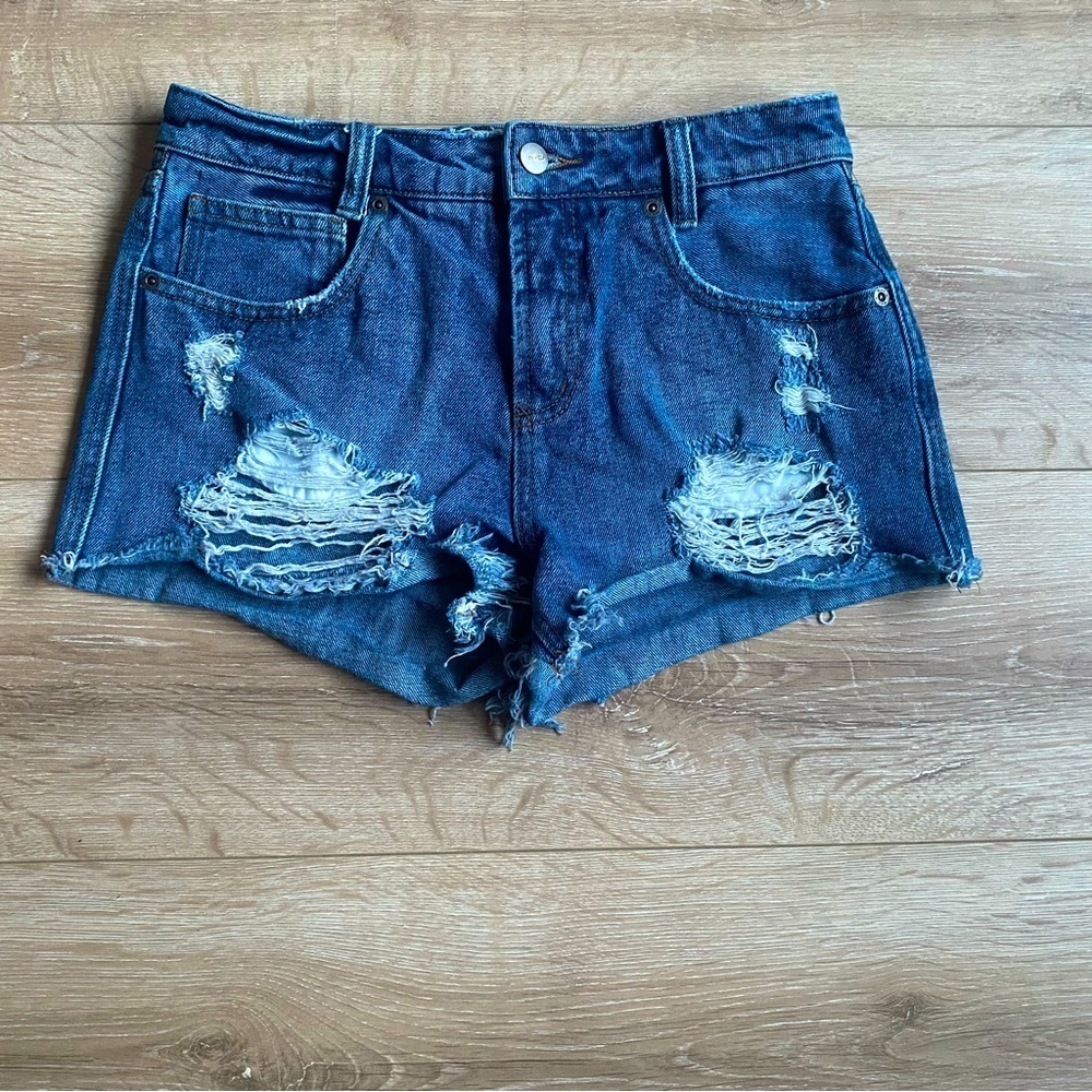 RVCA the boyfriend distressed denim shorts size 25 jean shorts